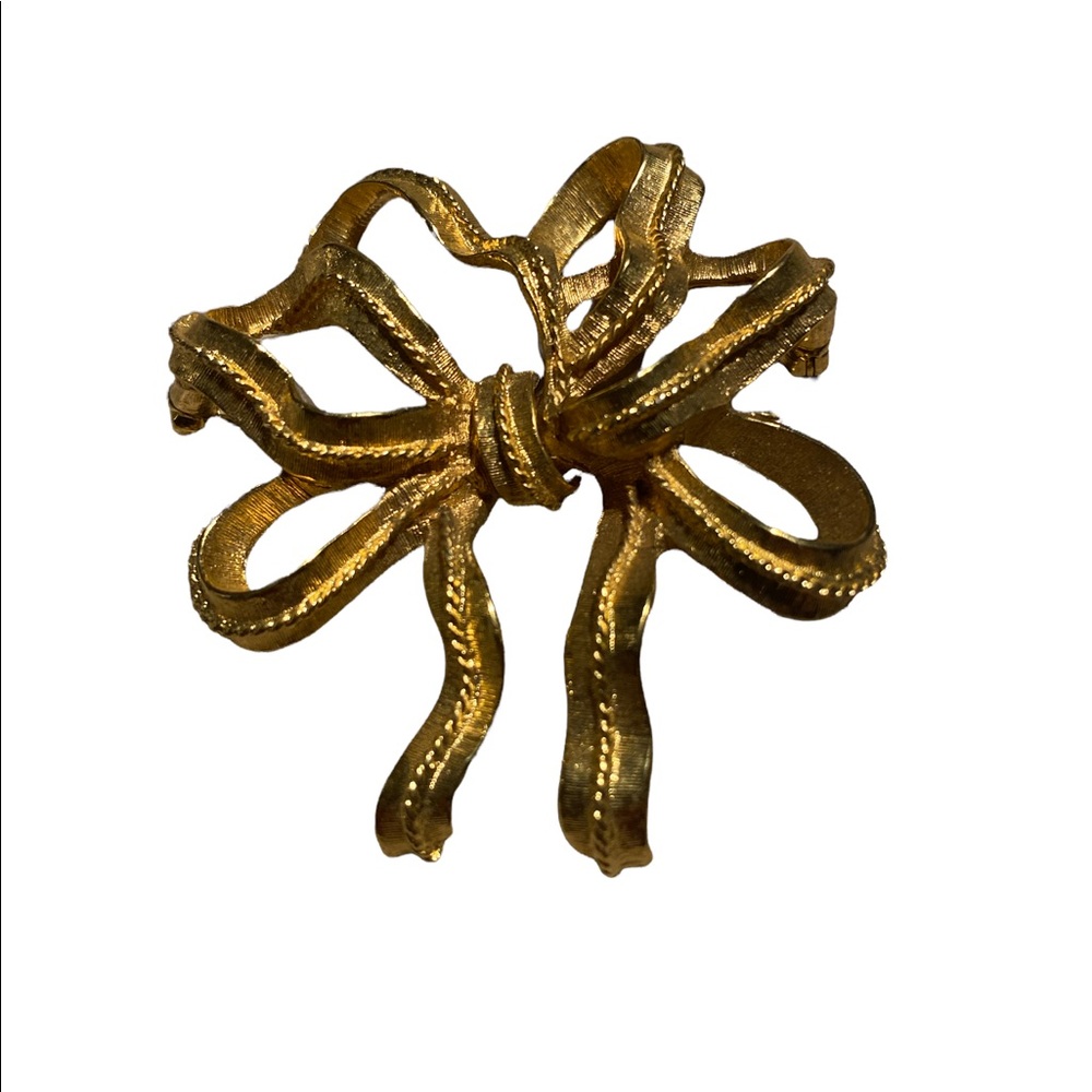 Monet brooch 117